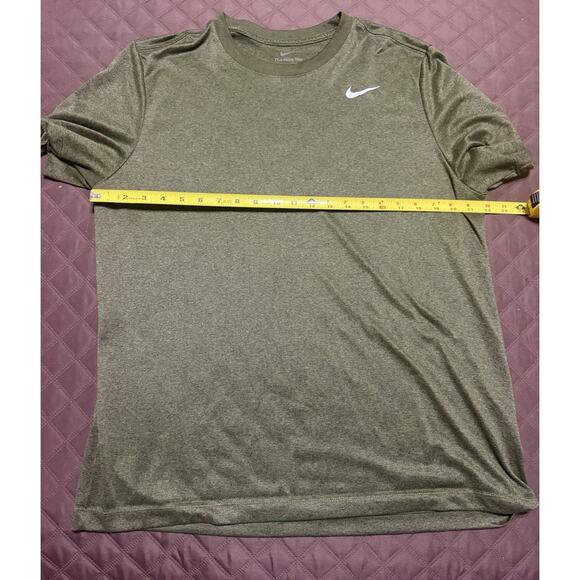 Men’s The Nike Tee Dri-Fit in Green - Size XL - Picture 10 of 10